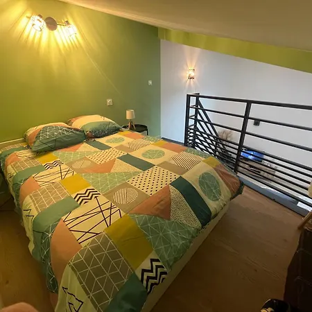 La Vie Est Belle Apartment *